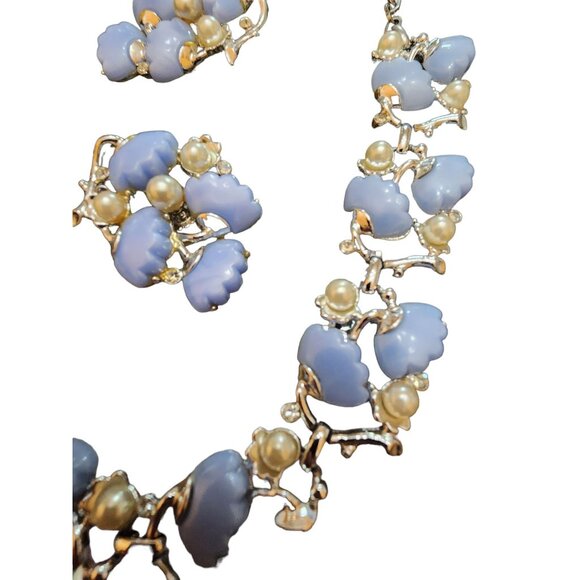 Vintage Thermoset Floral Necklace & Clip-On Earrings Demi Parure Set (A2290) - Picture 4 of 6